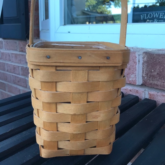Longaberger Medium Peg Basket (1996) - Picture 3 of 5